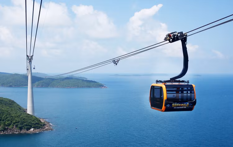 Hàng loạt tour du lịch đã bị hủy sau khi dịch Covid-19 bùng phát
trở lại. Ảnh: Lê Tiên