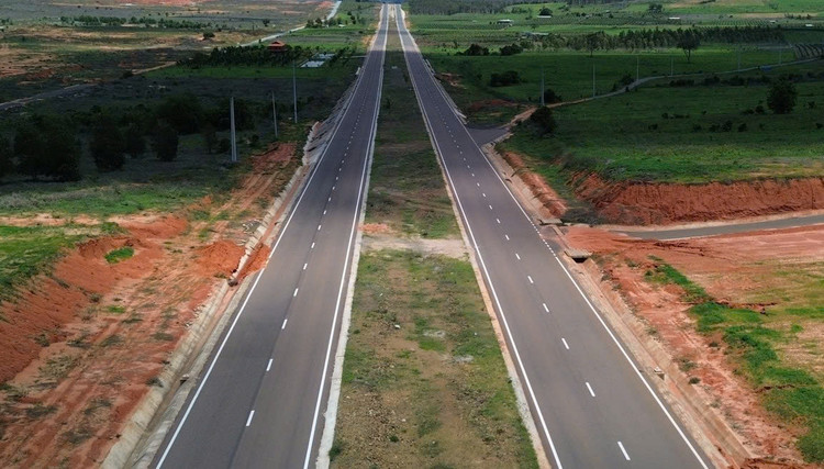 Đường trục ven biển ĐT.719B (đoạn từ Quốc lộ 1 đến cầu Suối Nhum) mở ra nhiều dư địa phát triển cho tỉnh Bình Thuận