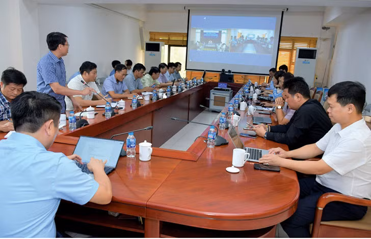 Quang cảnh Hội thảo tại điểm cầu trực tuyến Công ty CP Nhiệt điện Phả Lại. Ảnh: Thu Trang