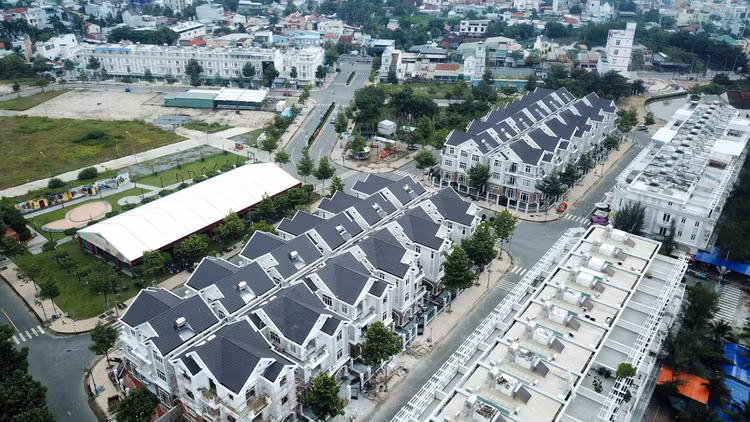 Các dự án mới với sản phẩm chủ đạo là nhà phố, biệt thự sẽ tập trung ở khu vực ngoại thành và những vùng giáp ranh Hà Nội và TP.HCM. Ảnh: Lê Tiên