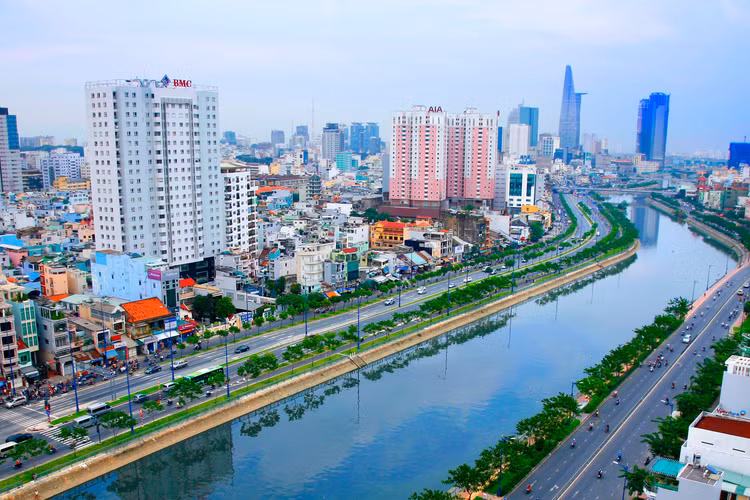 Năm 2022, kinh tế TP.HCM phục hồi mạnh mẽ, GRDP tăng 9,03%. Ảnh: Lê Tiên