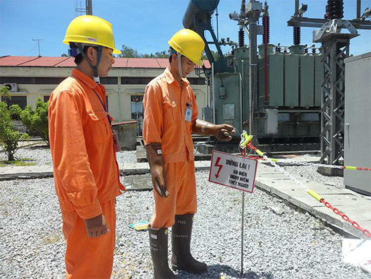 Gói thầu Mua sắm trang bị bảo hộ lao động, phương tiện bảo vệ cá nhân và dụng cụ an toàn năm 2023 của Công ty Điện lực Thái Bình có giá 6,8 tỷ đồng. Ảnh: Nhã Chi st