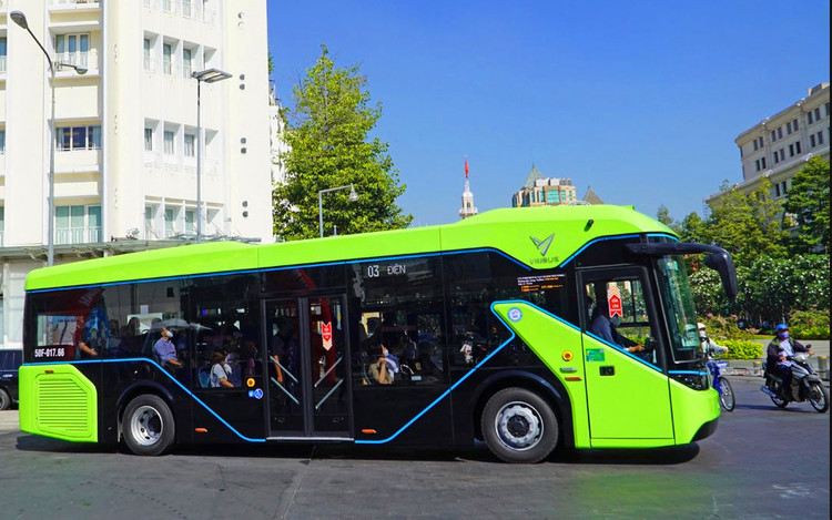 Công ty TNHH Dịch vụ vận tải sinh thái Vinbus tham dự nhiều gói thầu cung cấp dịch vụ vận tải hành khách công cộng bằng xe buýt có trợ giá trên địa bàn TP.HCM. Ảnh: Gia Minh