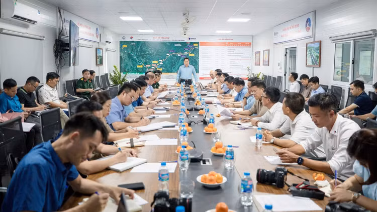 Nhà đầu tư và các đơn vị liên quan đang bàn giải pháp đẩy nhanh tiến độ thực hiện Dự án cao tốc Hữu Nghị - Chi Lăng 