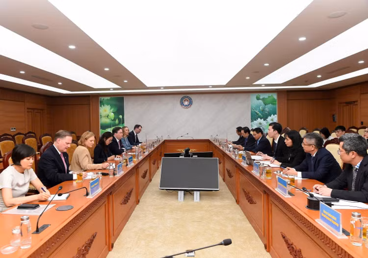 Bộ trưởng Nguyễn Văn Thắng tiếp và làm việc với Đại sứ Hoa Kỳ tại Việt Nam Marc E. Knapper. Ảnh: Bộ Tài chính