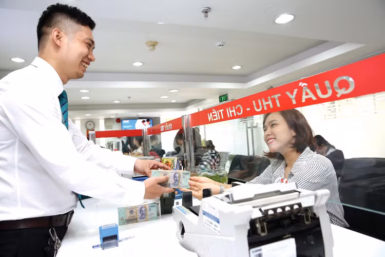 Doanh nghiệp khó tiếp cận vốn do nhiều ngân hàng đã hết hạn mức tín dụng. Ảnh: Lê Tiên