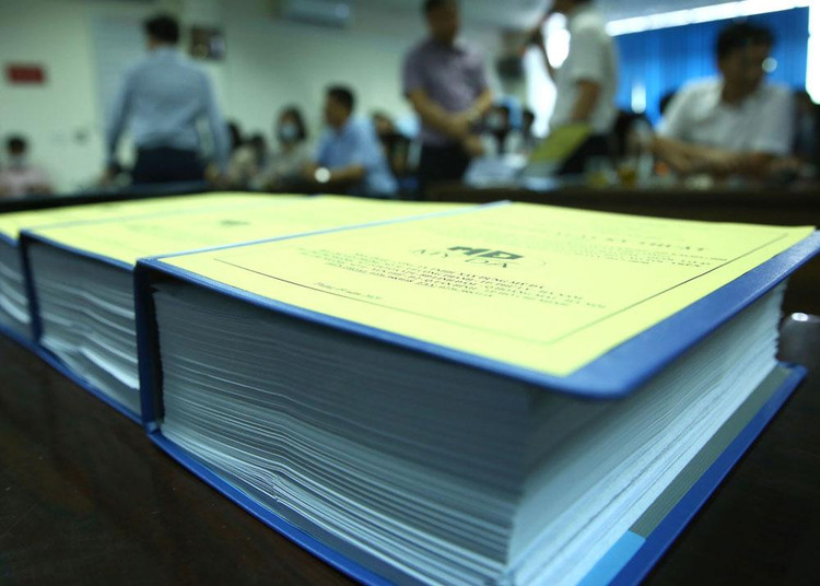 Hồ sơ mời thầu yêu cầu cán bộ kỹ thuật thi công phải có chứng chỉ hành nghề giám sát thi công công trình giao thông/hạ tầng kỹ thuật hạng III trở lên. Ảnh minh họa: Nhã Chi