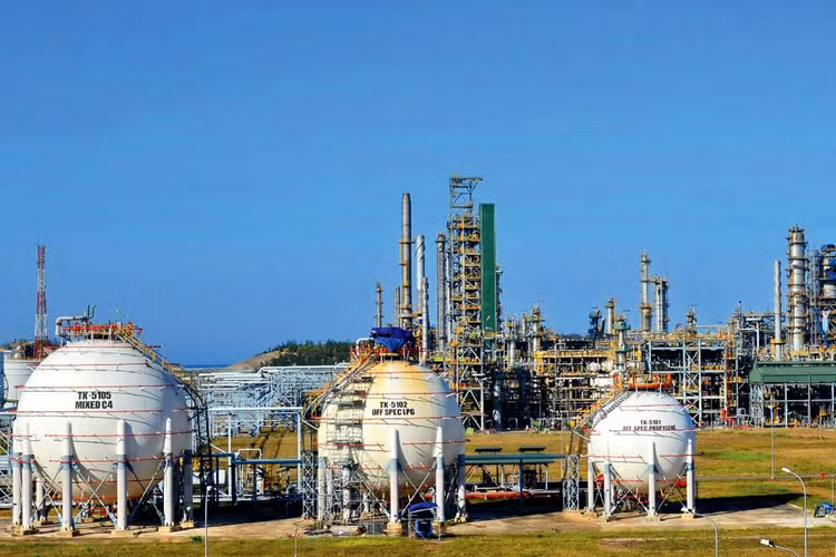 Công nghiệp lọc hoá dầu là một trong những lĩnh vực kinh tế chủ đạo của Quảng Ngãi đến năm 2030, tầm nhìn 2050. Ảnh: Nhã Chi