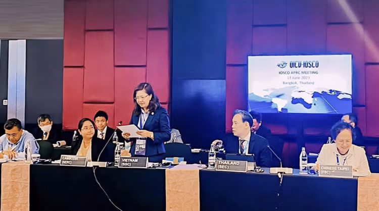 Chủ tịch UBCKNN: Việt Nam đang tích cực phấn đấu nâng hạng thị trường từ cận biên lên mới nổi