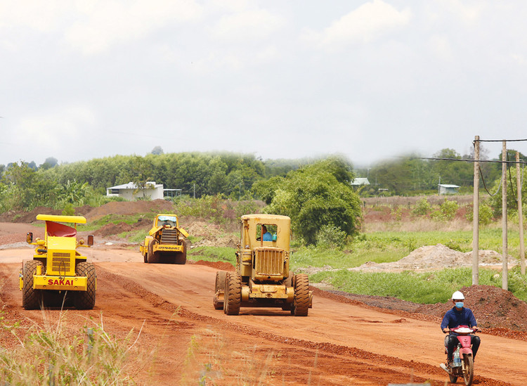 Vốn cho Dự án Thu hồi đất, bồi thường, hỗ trợ, tái định cư Cảng hàng không quốc tế Long Thành tăng hơn 8.000 tỷ đồng. Ảnh: Nhã Chi