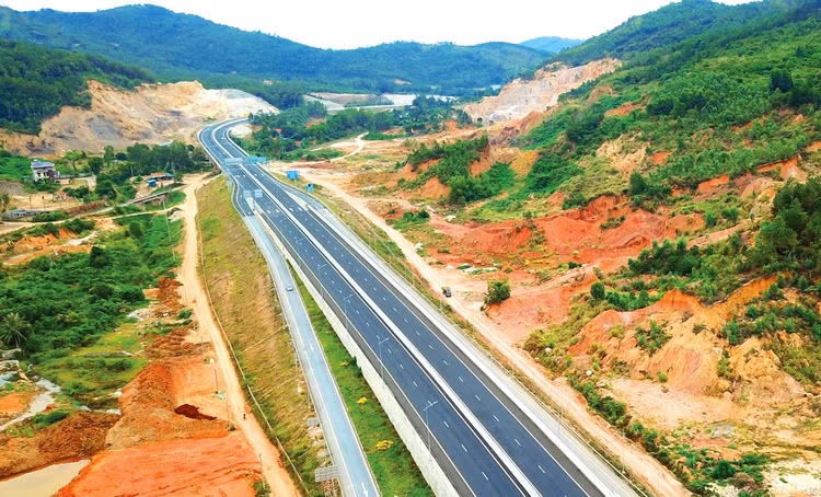 Nhiều dự án PPP giao thông lớn đang được triển khai với kỳ vọng mở ra những không gian phát triển mới cho địa phương. Ảnh minh họa: Lê Tiên