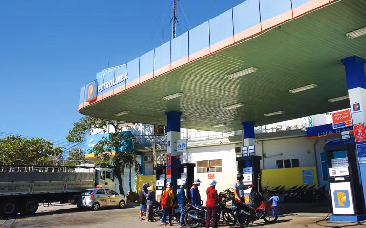 Petrolimex muốn giảm hơn 90% mục tiêu lợi nhuận trước thuế năm 2022, từ 3.060 tỷ đồng xuống 300 tỷ đồng