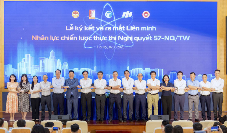 Lễ ký kết liên minh nhân lực Chiến lược thực thi Nghị quyết 57-NQ/TW