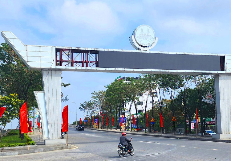 Công ty CP Công nghệ Thiên Hợp đã hoàn thành hợp đồng Gói thầu Mua sắm, lắp đặt thiết bị bảng điện tử tại TP. Ninh Bình trước Tết Nguyên đán 2024