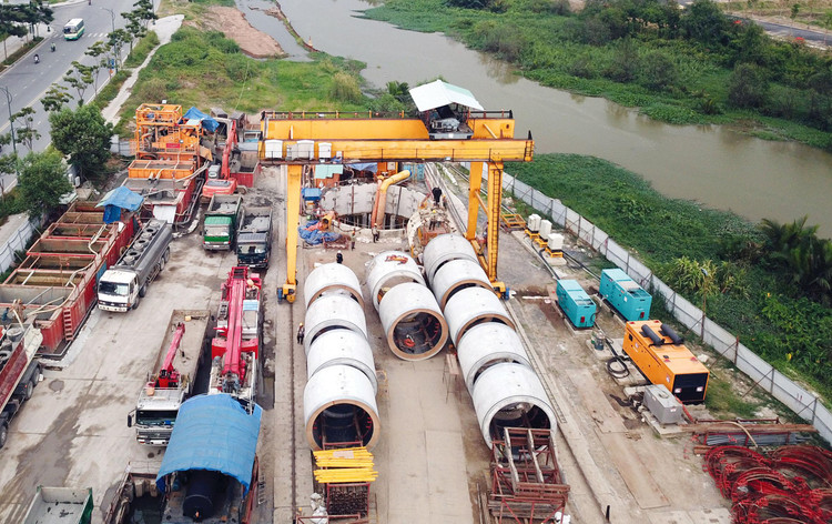 Một số địa phương kiến nghị cho phép kéo dài thời gian thực hiện, giải ngân vốn đầu tư công kế hoạch năm 2021 sang năm 2022. Ảnh: Nhã Chi