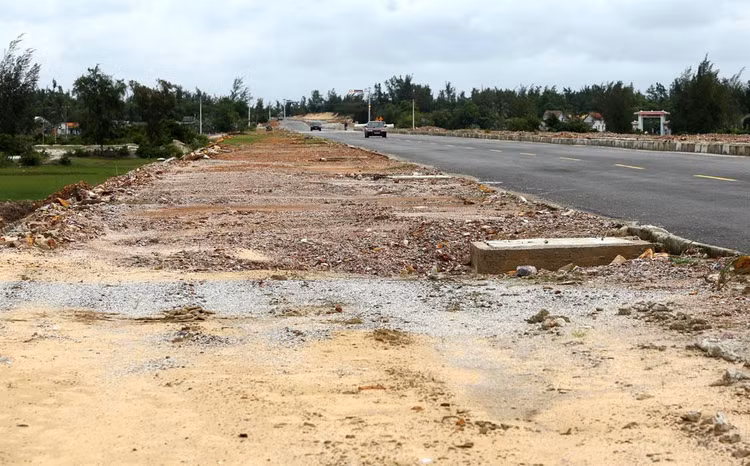 Dự án Khu tái định cư thôn An Quang, xã Cát Khánh, huyện Phù Cát phục vụ Dự án Đường ven biển (ĐT639), đoạn Cát Tiến - Đề Gi (Bình Định) có tổng mức đầu tư trên 130 tỷ đồng. Ảnh minh họa: Chấn Sơn