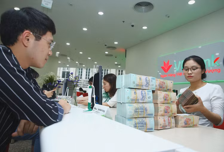 Trong 5 năm tới, tổng mức dư nợ cấp tín dụng đối với một khách hàng sẽ giảm từ mức tối đa 15% hiện nay xuống 10% vốn tự có của ngân hàng. Ảnh: Tiên Giang