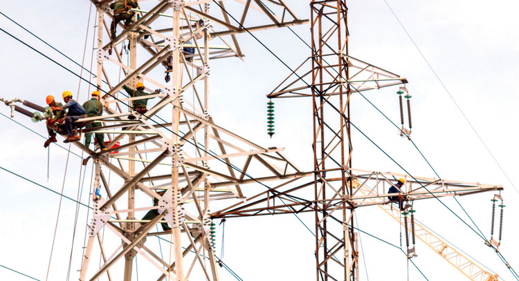 Lưới điện, nhà máy điện, trừ nhà máy thủy điện và các trường hợp Nhà nước độc quyền theo quy định của Luật Điện lực, là lĩnh vực được đầu tư theo phương thức PPP. Ảnh: Nguyễn Thế Anh