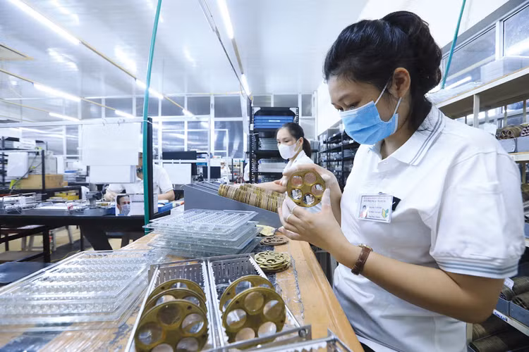 Việt Nam đang chủ động tái cấu trúc cách tiếp cận dòng vốn FDI, tập trung vào chất lượng, hàm lượng công nghệ cao. Ảnh: Nhã Chi