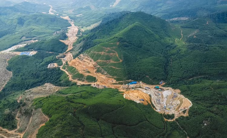 Dự án thành phần 1 cao tốc Khánh Hòa - Buôn Mê Thuột, dự kiến thông xe kỹ thuật cuối năm 2025, sẽ góp phần đánh thức tiềm năng phát triển của vùng đất Tây Nguyên giàu có. Ảnh: Hải Sơn