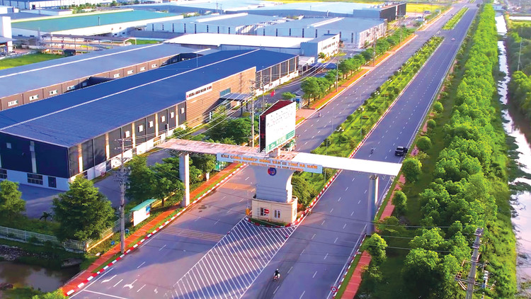 Khu công nghiệp hỗ trợ Đồng Văn III (thị xã Duy Tiên, tỉnh Hà Nam) đang được hoàn thiện đồng bộ hạ tầng kỹ thuật. Ảnh: Nhã Chi