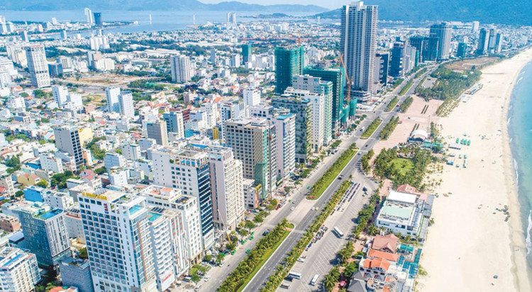 Dù ngành du lịch phục hồi tích cực 2 năm qua, thị trường bất động sản vẫn đối mặt với áp lực lớn về thanh khoản. Ảnh: Hà Minh