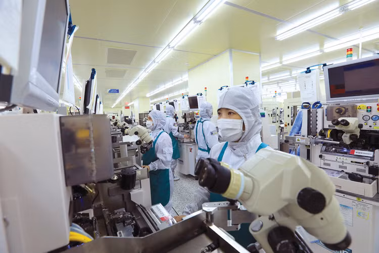 Công nghiệp công nghệ số, năng lượng, cơ khí chế tạo công nghệ cao, vật liệu mới, hóa chất, luyện kim là những lĩnh vực cần ưu tiên phát triển trong giai đoạn tới. Ảnh: Lê Tiên