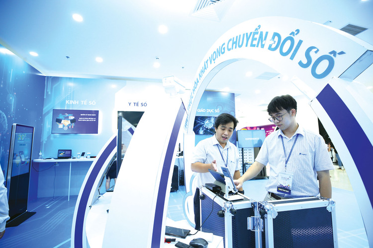 Các ngân hàng chuẩn bị triển khai gói tín dụng khoảng 500 nghìn tỷ đồng với lãi suất ưu đãi nhằm hỗ trợ các doanh nghiệp đầu tư vào hạ tầng và công nghệ số. Ảnh: Lê Tiên