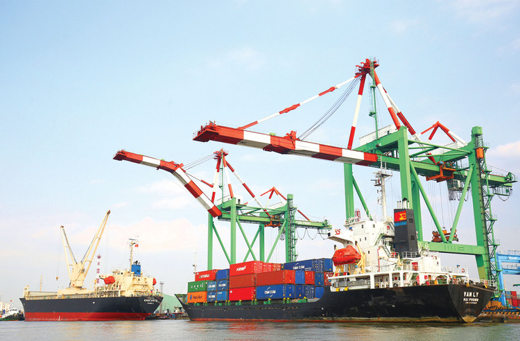 Việt Nam hiện đang có lợi thế xuất khẩu vào EU nhờ các ưu đãi về thuế quan tại Hiệp định Thương mại tự do Việt Nam – EU. Ảnh: Lê Tiên