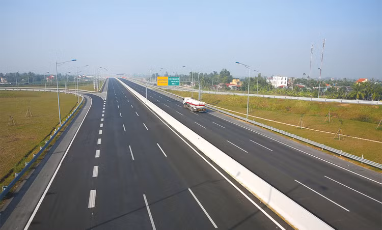 Nghị định số 71/2025/NĐ-CP có nhiều điểm sửa đổi, bổ sung theo hướng rút ngắn thời gian chuẩn bị dự án PPP. Ảnh: Lê Tiên