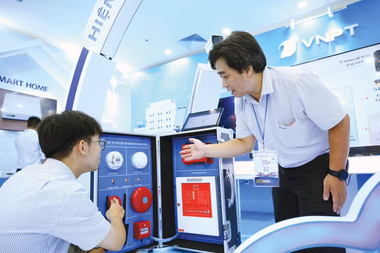 Các doanh nghiệp nhà nước hoạt động trong lĩnh vực năng lượng, viễn thông, tài chính đã đạt được một số thành công trong chuyển đổi số và có sự tăng trưởng ấn tượng. Ảnh: Lê Tiên