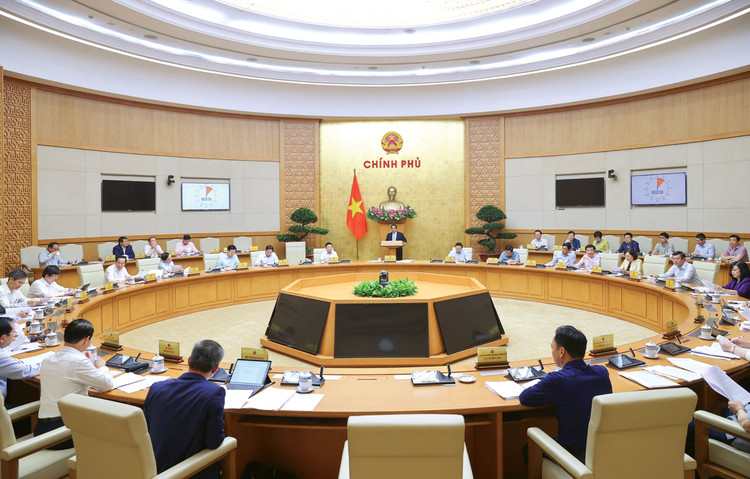 Thủ tướng Phạm Minh Chính chủ trì Phiên họp Chính phủ chuyên đề pháp luật lần thứ 2 trong tháng 4/2025. Ảnh: Nhật Bắc