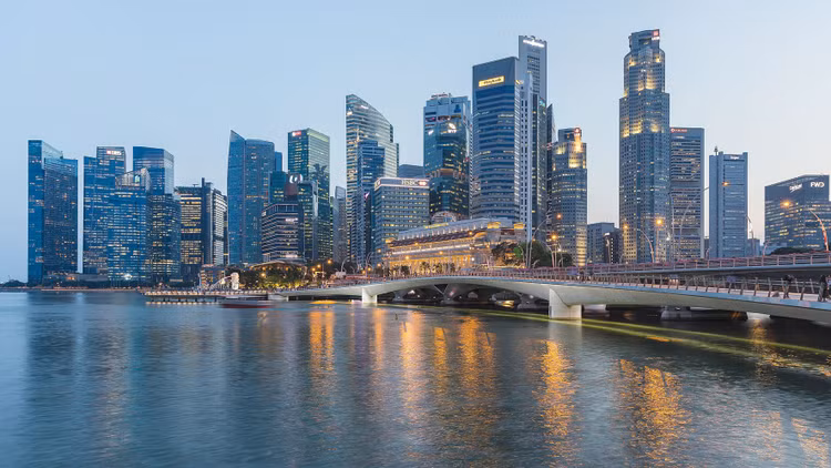 Chính phủ Singapore đã phân bổ 150 triệu SGD cho các chương trình tài trợ kỹ thuật số, tạo điều kiện cho doanh nghiệp đầu tư vào những giải pháp công nghệ tiên tiến