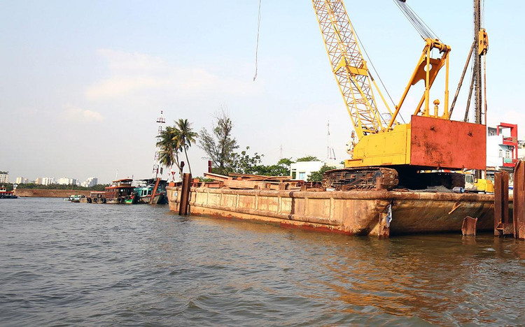 Trong 3 năm 2019 - 2021, Công ty TNHH Hàng hải Sao Mai trúng 6 gói thầu nạo vét luồng hàng hải tại Tổng công ty Bảo đảm an toàn hàng hải miền Nam. Ảnh minh họa: Tiên Giang