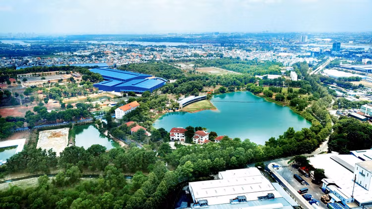 Bước công bố danh mục dự án đầu tư có sử dụng đất được lồng ghép với đánh giá sơ bộ năng lực, kinh nghiệm của nhà đầu tư, để sau đó quyết định hình thức lựa chọn nhà đầu tư. Ảnh: Lê Tiên