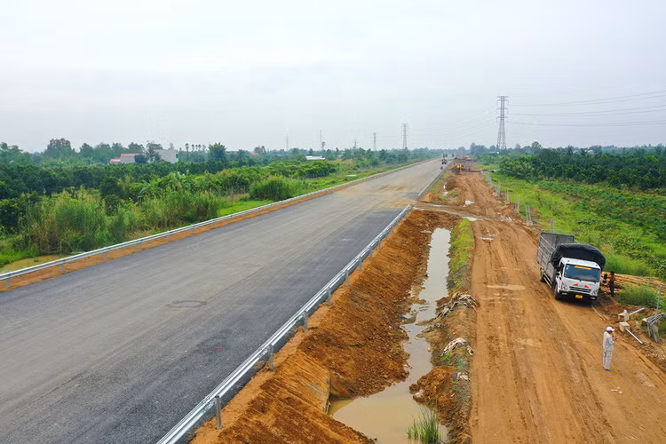 Dự án Đầu tư xây dựng đường cao tốc Bắc - Nam phía Tây đoạn Gia Nghĩa - Chơn Thành có tổng mức đầu tư khoảng 25.540 tỷ đồng. Ảnh minh họa: Lê Tiên