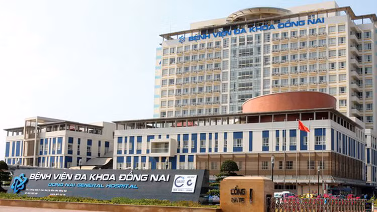 UBND tỉnh Đồng Nai đã chỉ đạo Bệnh viện Đa khoa Đồng Nai yêu cầu Bên mời thầu đánh giá lại toàn bộ HSDT của các nhà thầu tham gia gói thầu bị kiến nghị. Ảnh: Lê Bình