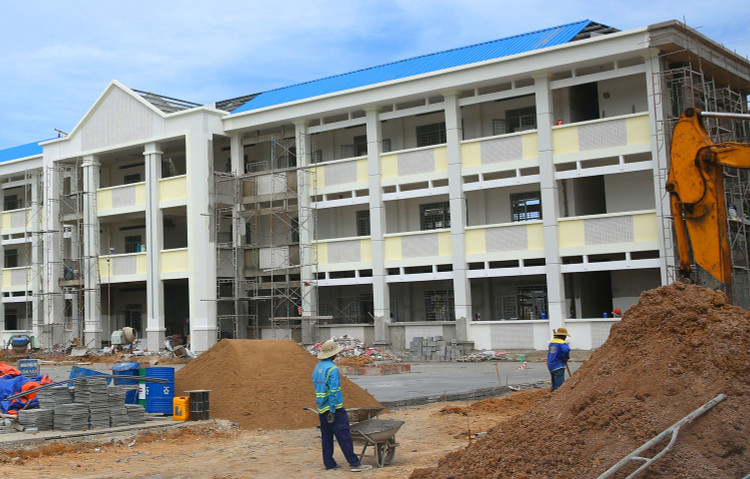 Gói thầu số 02 Thi công xây dựng công trình và thiết bị thuộc Dự án Trường THCS Quảng Khê (Thanh Hóa) thuộc về Công ty TNHH Tư vấn và Xây dựng số 11 Thanh Hóa. Ảnh minh họa: Nhã Chi