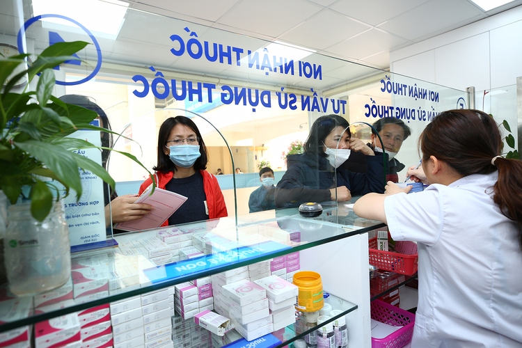 Tình trạng gián đoạn nguồn cung, biến động giá thuốc thường xảy ra nhưng một số chủ đầu tư chưa cập nhật thông tin. Ảnh: Lê Tiên