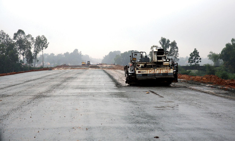 Dự án Đường ven biển tỉnh Bình Định đoạn Cát Tiến - Diêm Vân có tổng chiều dài tuyến đường 13,581 km, tổng mức đầu tư 2.674,65 tỷ đồng. Ảnh minh họa: Nhã Chi