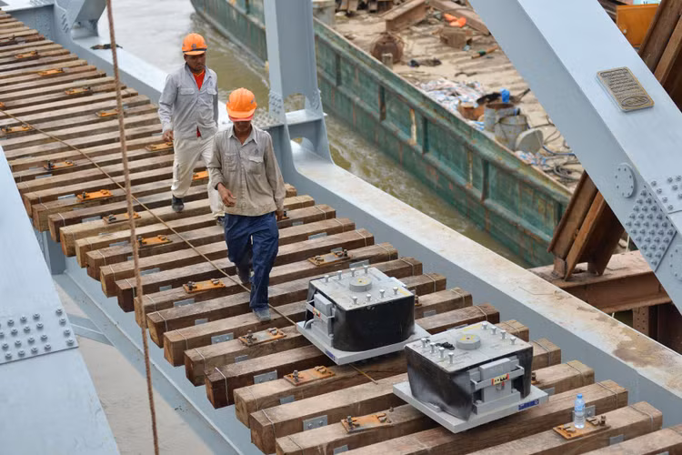 4 dự án đường sắt quan trọng, cấp bách với tổng mức đầu tư 7.000 tỷ đồng đều gặp vướng mắc về mặt bằng. Ảnh: Quang Tuấn