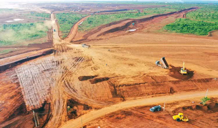 Hàng loạt dự án hạ tầng giao thông trọng điểm quốc gia đang được triển khai đầu tư trên địa bàn tỉnh Đồng Nai. Ảnh: Lê Tiên
