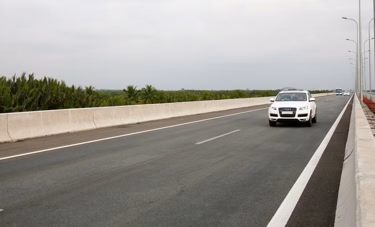 Gói thầu xây lắp cuối cùng của Dự án thành phần Đầu tư xây dựng đoạn Phan Thiết - Dầu Giây dự kiến hoàn thành lựa chọn nhà thầu vào cuối tháng 12/2020. Ảnh: Song Lê