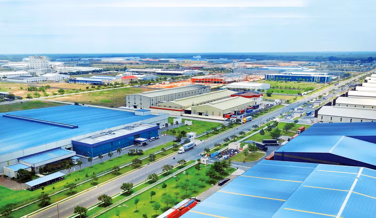 Trong 4 tháng đầu năm 2022, vốn đầu tư trực tiếp nước ngoài thực hiện ước đạt 5,92 tỷ USD, là giá trị cao nhất của 4 tháng các năm 2018 - 2022, tạo động lực quan trọng cho tăng trưởng kinh tế. Ảnh: Lê Tiên