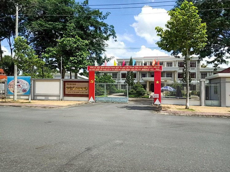 Trụ sở Huyện ủy Phụng Hiệp. Ảnh: Internet