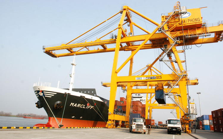 Tổng trị giá xuất nhập khẩu của cả nước 7 tháng đầu năm 2020 đạt 286,82 tỷ USD, giảm 0,8% so với cùng kỳ năm 2019. Ảnh: Tường Lâm