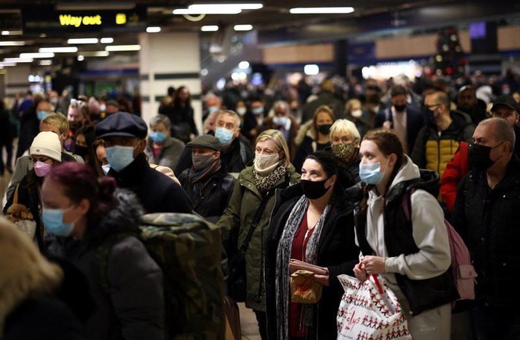 Anh dự kiến dỡ bỏ hầu hết các biện pháp phòng chống Covid-19 còn lại vào ngày 27/1 - Ảnh: Getty Images