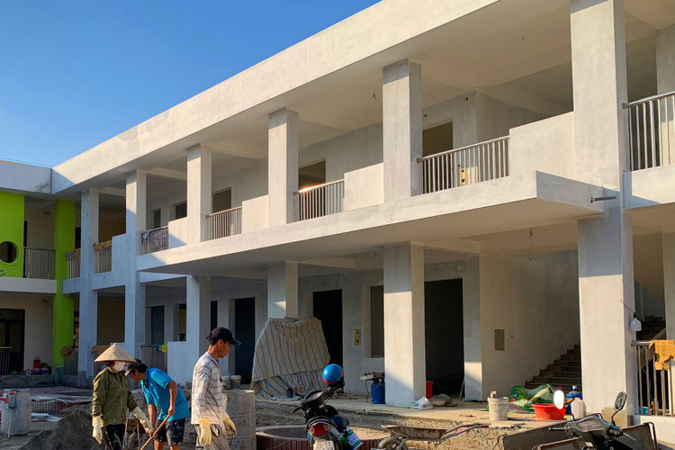 Nhà thầu đưa ra biện pháp thi công “thừa” so với yêu cầu của hồ sơ mời thầu Gói thầu số 5 (xây lắp + thiết bị) nhà lớp học bộ môn. Ảnh minh họa: Nhã Chi