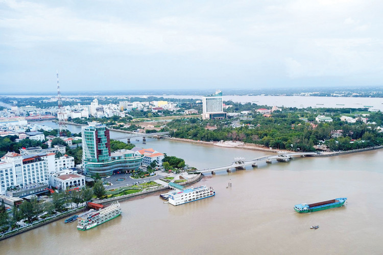 Chiến lược phát triển không gian của TP. Cần Thơ đảm bảo phân vùng mang đậm bản sắc sông nước và kết nối vùng, chú trọng phát triển đô thị ven sông. Ảnh: Lê Tiên