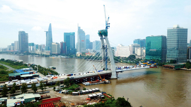 Người dân có thể truy cập vào hệ thống thông tin để tra cứu về thực tiễn triển khai công trình, dự án... Ảnh: Nhã Chi